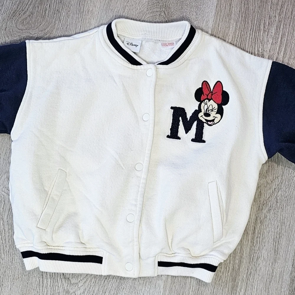 Disney includes minnie